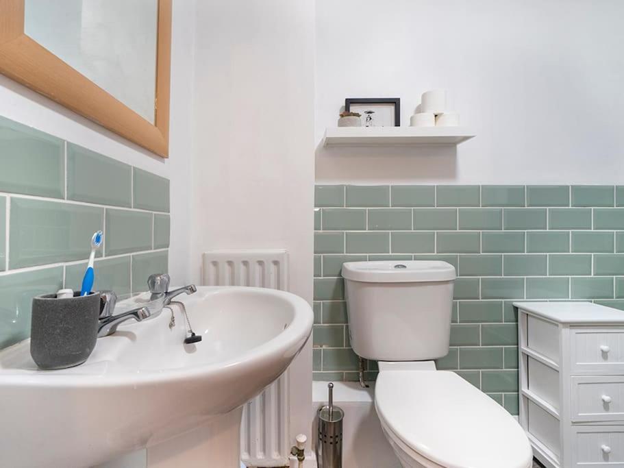 Lovely 2 Bedroom Apt At Ormeau Park W/ Free Parking Belfast Exterior foto